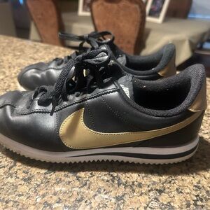 Nike Black and Gold Men’s Athletic